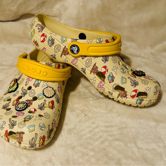 CROCS Other - CROCS Kids' Cream Adventure Slippers